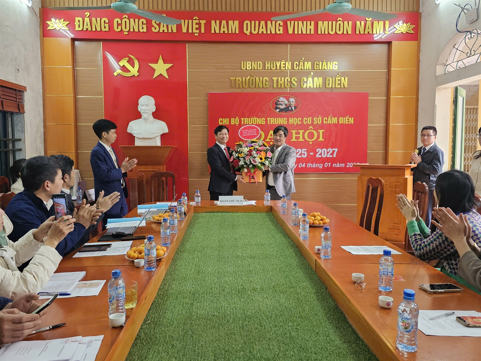 Đồng chí Trần Xuân Kiều - Uỷ viên Ban Thường vụ Huyện ủy, Trưởng Ban dân vận Huyện ủy, Chủ tịch Ủy ban Mặt trận tổ quốc Việt Nam huyện Cẩm Giàng.